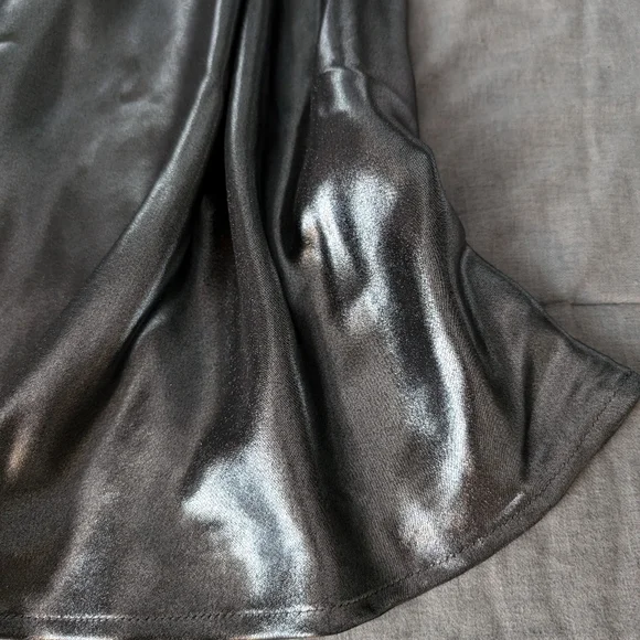 Liquid silver strapless dress - Picture 2 of 4